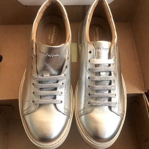 Hush Puppies Sabine Sneaker Silver Metallica  Women’s Size 10 Never Worn
